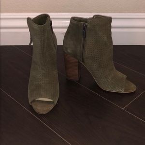 JESSICA SIMPSON Suede Booties